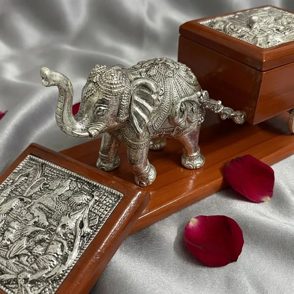Silver_Pure_Luxury_Elephant_Cart_(Gadi)_For_Dry_Fruits_And_Sweets