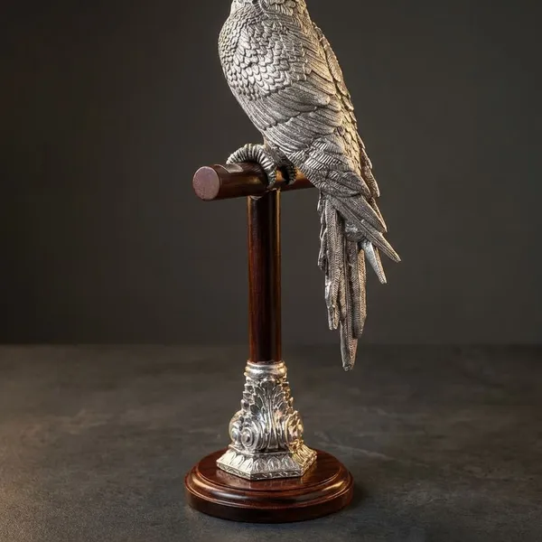 Silver_Pure_Handcrafted_Parrot_Set_On_Polished_Wooden_Stand_Figurine_Set