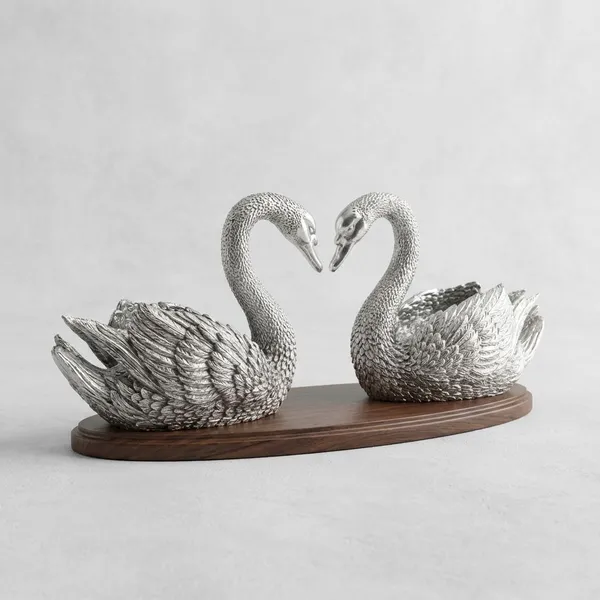 Silver_Eternal_Love_Pure_Swan_Couple_Heart_Shape_Design_Figurine_(Couple)