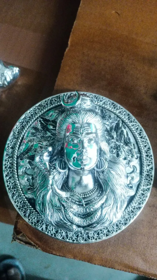 Silver_Handcrafted_Divine_Mahadev:_Pure_Lord_Shiva_Face_Wall_Mural