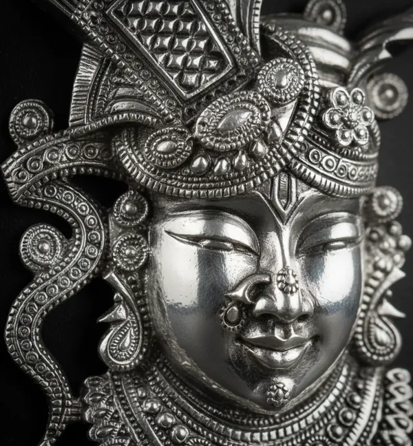 Silver_Exquisite_Pure_Shreenathji_On_Stand_Premium_Tabletop_Idol_For_Decor