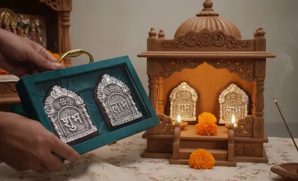 Silver_Shubh_Labh_Toned_Metal_In_Velvet_Gift_Box_Wall_Plaques