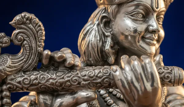 Silver_Pure_Divine_Melody_Handcrafted_Lord_Krishna_With_Flute_Idol