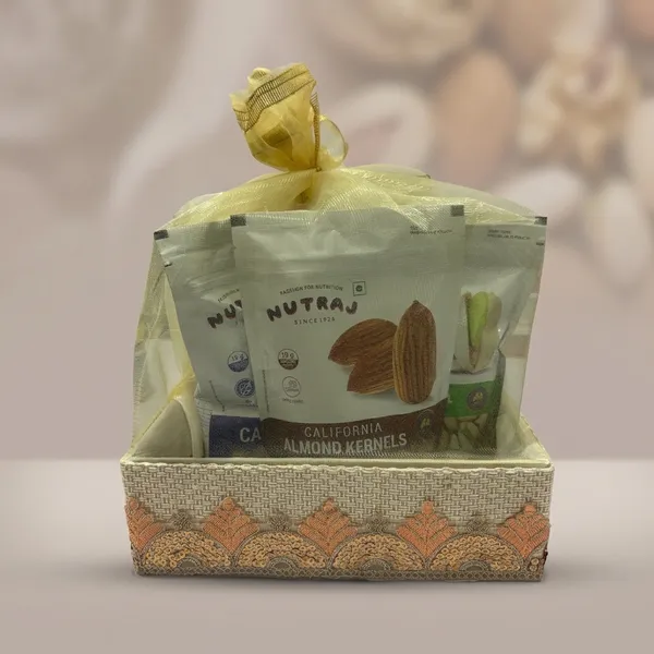 Nutraj_California_Almond_Kernels_Festive_Gift_Hamper