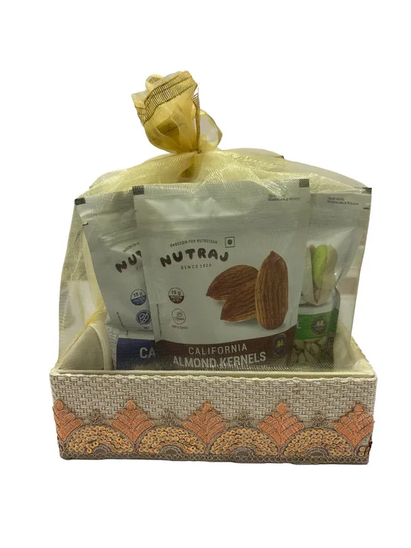 Nutraj_California_Almond_Kernels_Festive_Gift_Hamper