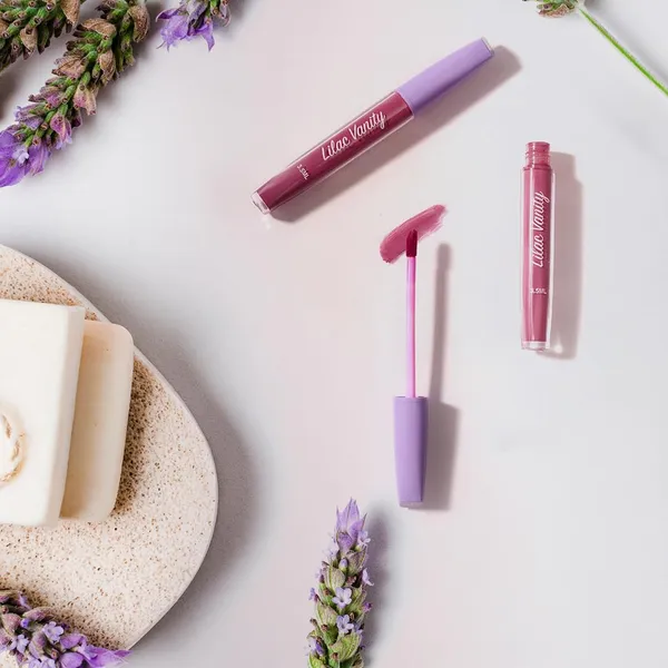 Flamingo_Matte_Liquid_Long_Lasts_Smudge_Proof,_Waterproof_&_Transfer_Proof_With_Non_Sticky_&_Non_Drying,Lightweight_&_Highly_Pigmented_Lipstick_For_Women