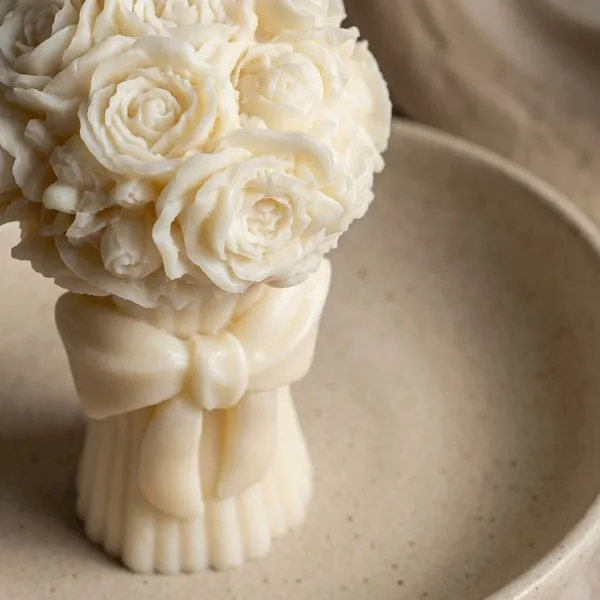 White_Premium_Wax_Rose_Bouquet_Candle_For_Home_Decor