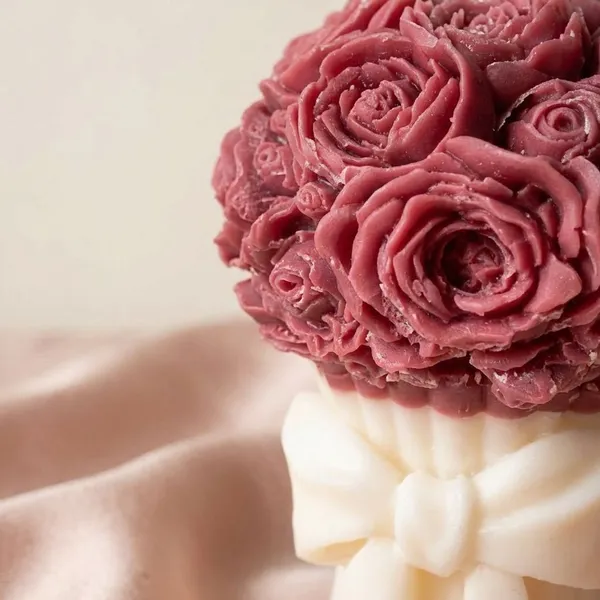 Pack_Of_2_White_And_Maroon_Premium_Wax_Rose_Bouquet_Candle_For_Home_Decor