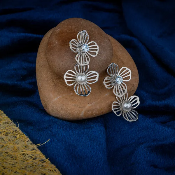Silver_Twin_Bloom_Studs_Anti_Tarnish_Earring_For_Women_And_Girls