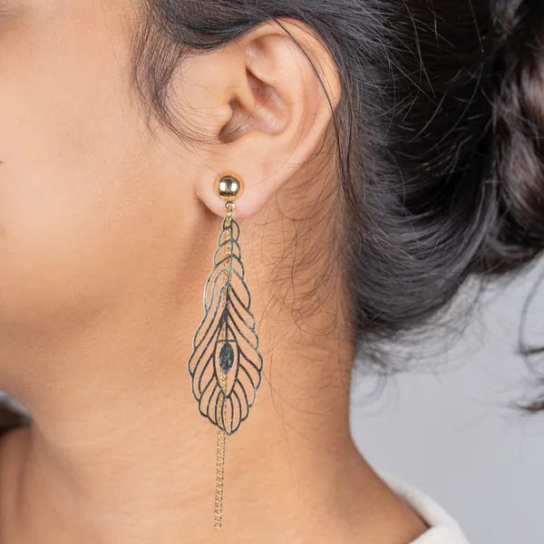 Golden_Leafy_Luxe_Drops_Anti_Tarnish_Earring_For_Women_And_Girls