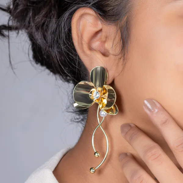 Golden_Bloom_Drops_Anti_Tarnish_Earring_For_Women_And_Girls