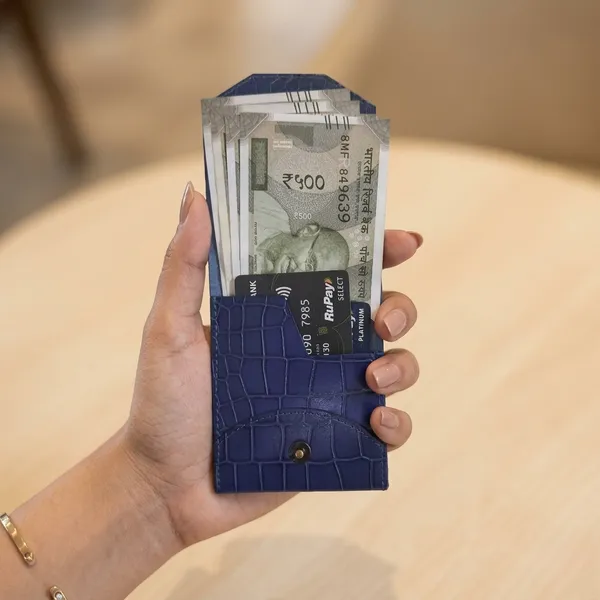 Navy_Blue_Croco_Leather_Flip_Wallet_for_Men