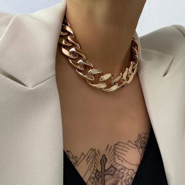 Gold_Metal_Necklace_Chain_For_Women