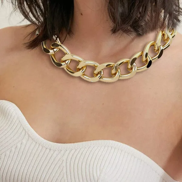Gold_Metal_Necklace_Chain_For_Women