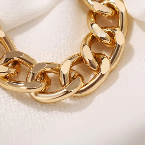Gold_Metal_Necklace_Chain_For_Women