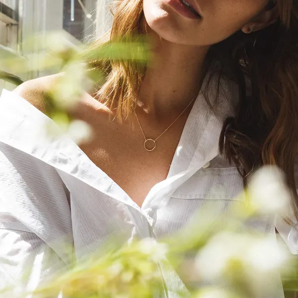 Gold_Circle_Pendant_Necklace_for_Women