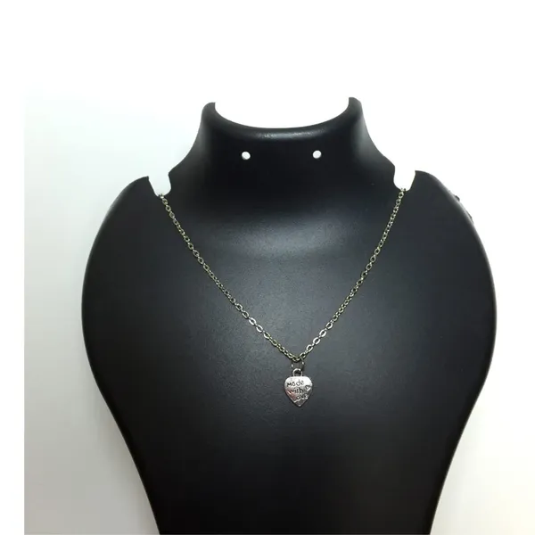 Silver_Heart_Charm_Pendant_Necklace_for_Women