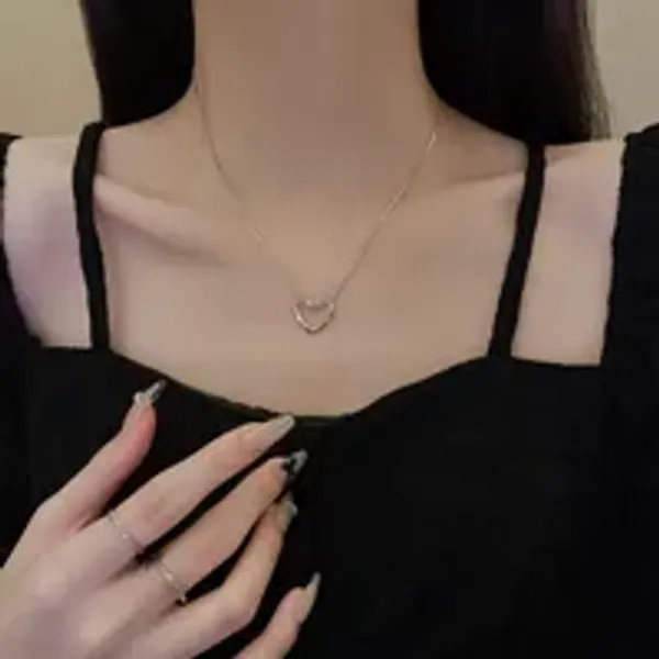Gold_Alloy_Premium_Chain_For_Women