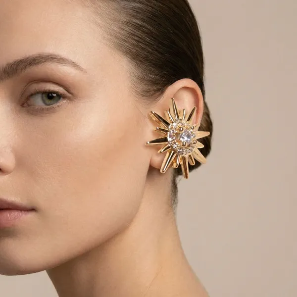Gold_Plated_Premium_Glass_Crystals_Ear_Cuff_For_Women