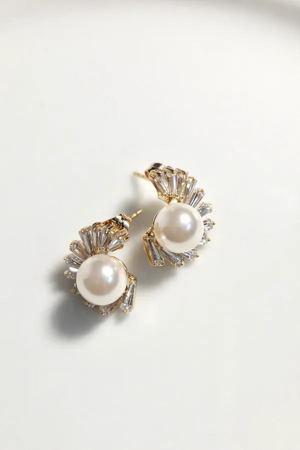 Gold_And_Off_White_Premium_Faux_Pearl_&_Glass_Crystals_Stud_Earrings_For_Women