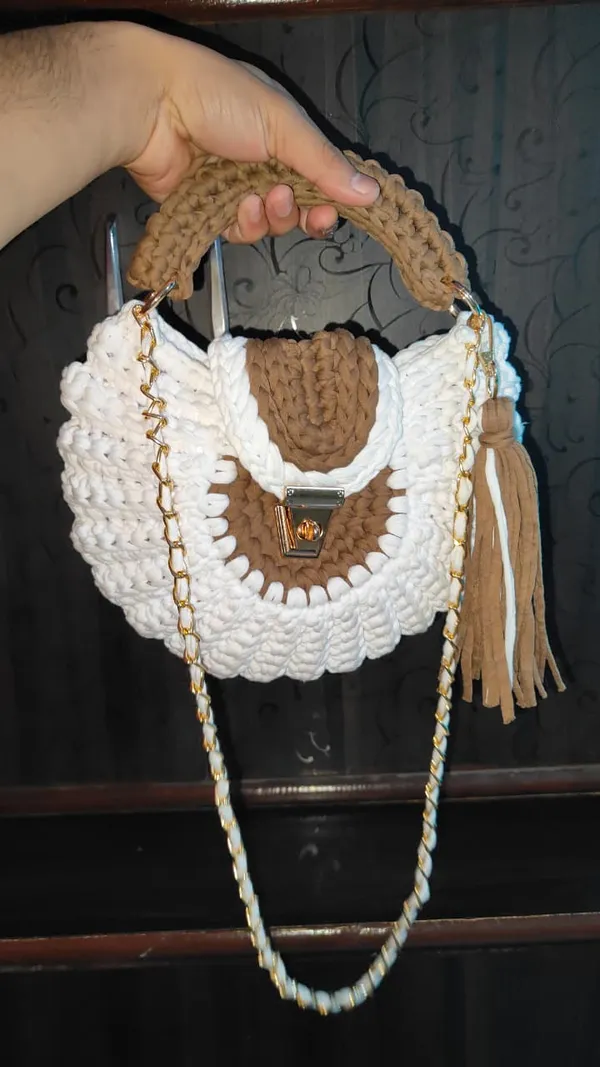 Off_White_Bold_Bloom_Crochet_Purse_For_Women