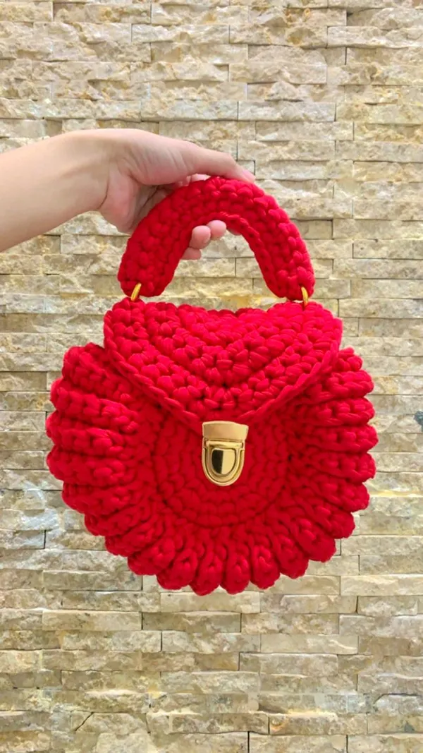 Red_Bold_Bloom_Crochet_Purse_For_Women