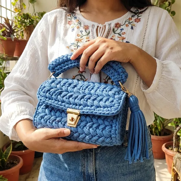 Blue_Handmade_Crochet_Purse_For_Women