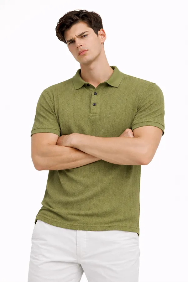 Upgrade_your_everyday_look_with_a_stylish_and_comfortable_T-Shirt_made_for_daily_wear._Crafted_with_premium_quality_fabric_for_a_soft_feel_and_perfect_fit._Ideal_for_casual_outings,_travel,_and_regular_use._Shop_now_and_enjoy_great_offers_with_fast_delivery.