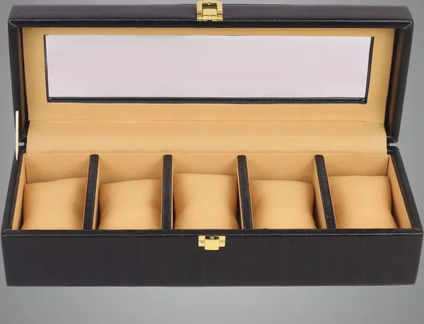 Black_Premium_Leather_Watch_Box_Organizer_For_Unisex