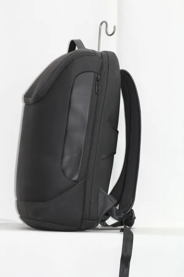 Black_Polyurethane_Back_Pack_for_Men_&_Women