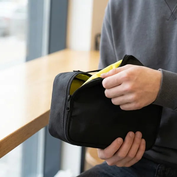 Black_Nylon_Bag_for_Men_&_Women