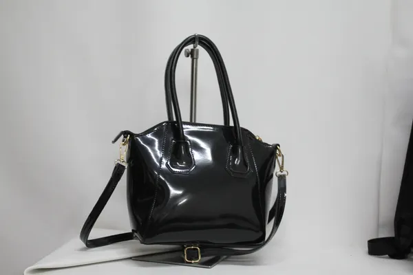 Black_Polyurethane_Hand_Bag_for_Men_&_Women