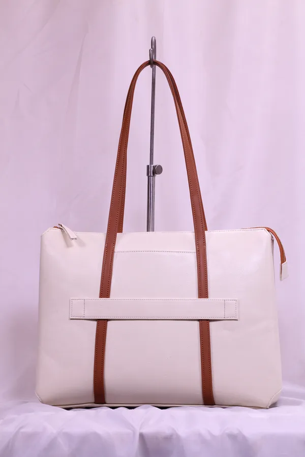 White_Polyurethane_Hand_Bag_for_Men_&_Women