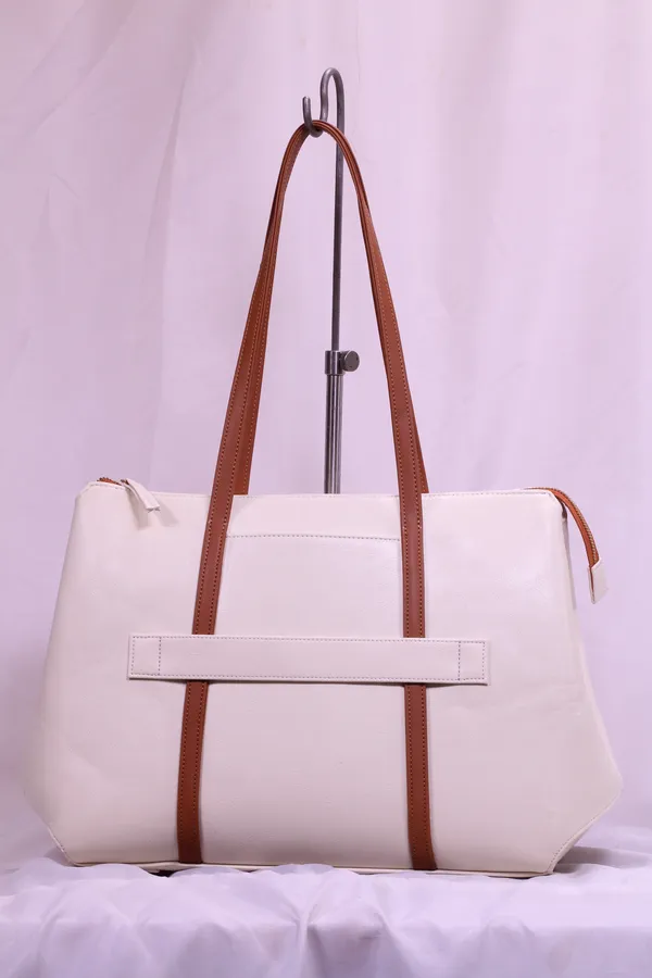 White_Polyurethane_Hand_Bag_for_Men_&_Women