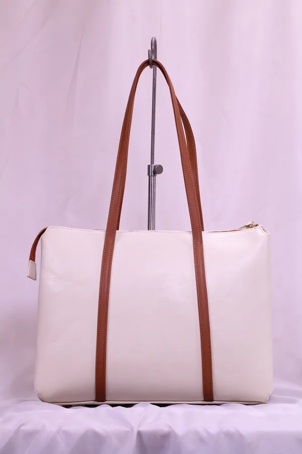 White_Polyurethane_Hand_Bag_for_Men_&_Women