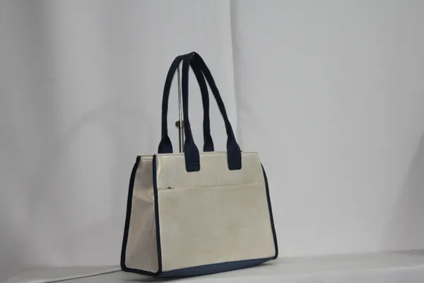 White_Polyurethane_Hand_Bag_for_Men_&_Women