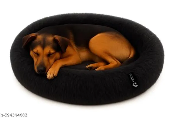Oval_Shaped_Faux_Fur_Pet_Bed_For_Dogs_Kittens_L_Black