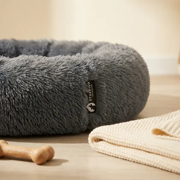 Stuffiva_Oval_Shaped_Faux_Fur_Pet_Bed_For_Dogs_Kittens_With_Reversible_Cushion_Washable_Cozy_And_Comfortable_Medium_Grey