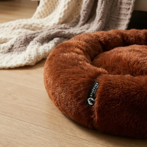 Oval_Shaped_Faux_Fur_Pet_Bed_For_Dogs_Kittens_S_Brown