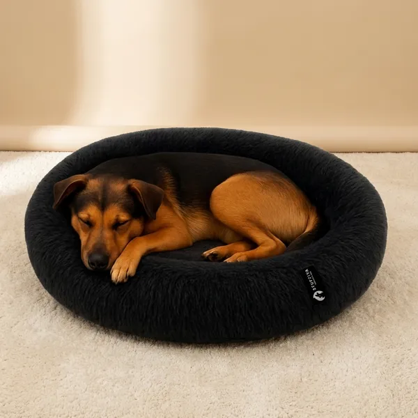 Oval_Shaped_Faux_Fur_Pet_Bed_For_Dogs_Kittens_L_Black