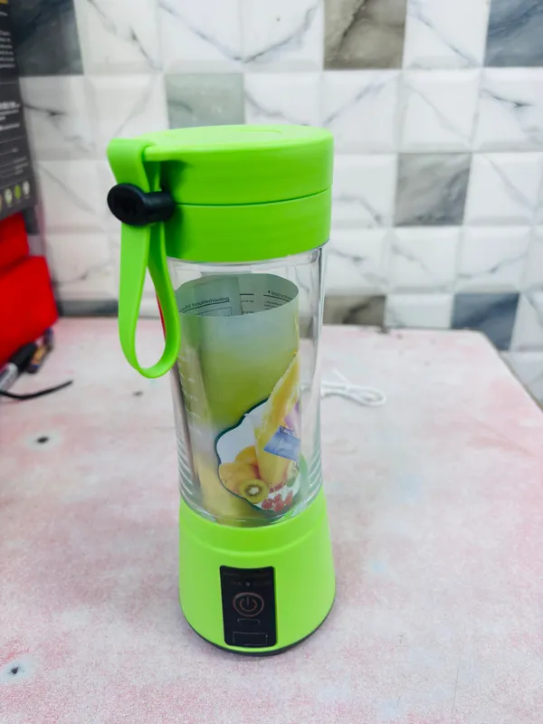 Green_Portable_Juicer_Straight