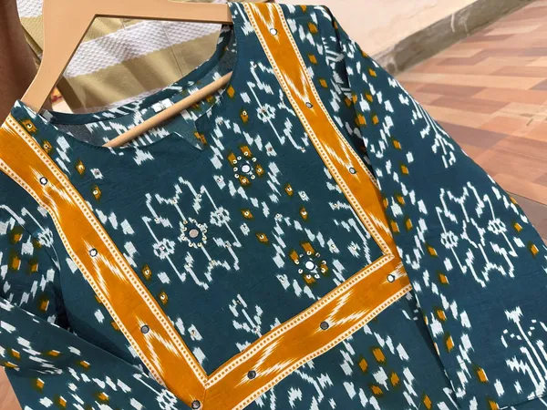 Green_Ethnic_Ikat_Printed_Straight_Kurta_Set_With_Dupatta_For_Women