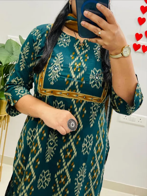 Green_Ethnic_Ikat_Printed_Straight_Kurta_Set_With_Dupatta_For_Women