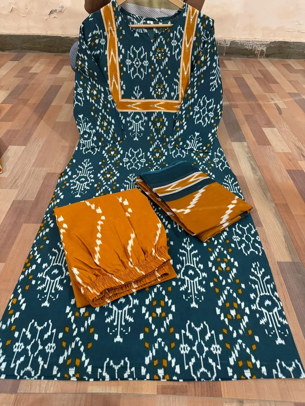 Green_Ethnic_Ikat_Printed_Straight_Kurta_Set_With_Dupatta_For_Women
