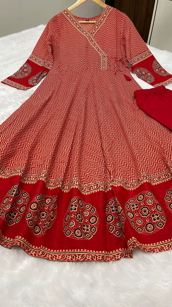 Red_Heavy_Look_Flaired_Kurti_Work_On_V-Neck_Cotton_Kurti_Pant_Dupatta_Salwar_Kameez_For_Women