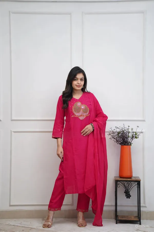 Pink_Ethnic_Motifs_Embroidered_Regular_Thread_Work_Kurta_With_Trousers_&_With_Dupatta_For_Women