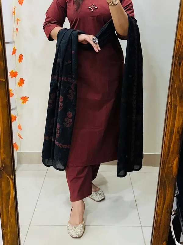 Premium_Bottle_Marron_Straight_Kurta_Pant_Set_with_Black_Dupatta_for_Women