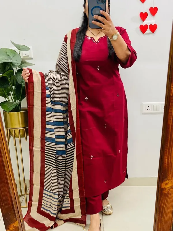 Women_Maroon_Solid_Kurta_Pant_Set_with_Printed_Dupatta