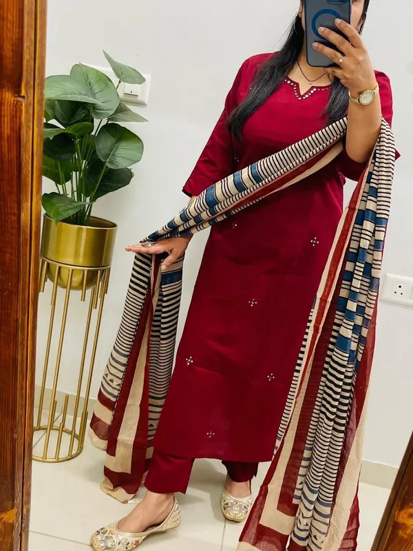 Women_Maroon_Solid_Kurta_Pant_Set_with_Printed_Dupatta