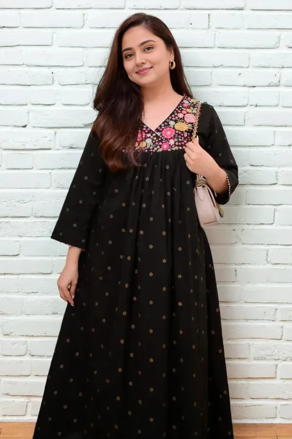 Black_Floral_Embroidered_Angrakha_Kurta_With_Palazzo_For_Women
